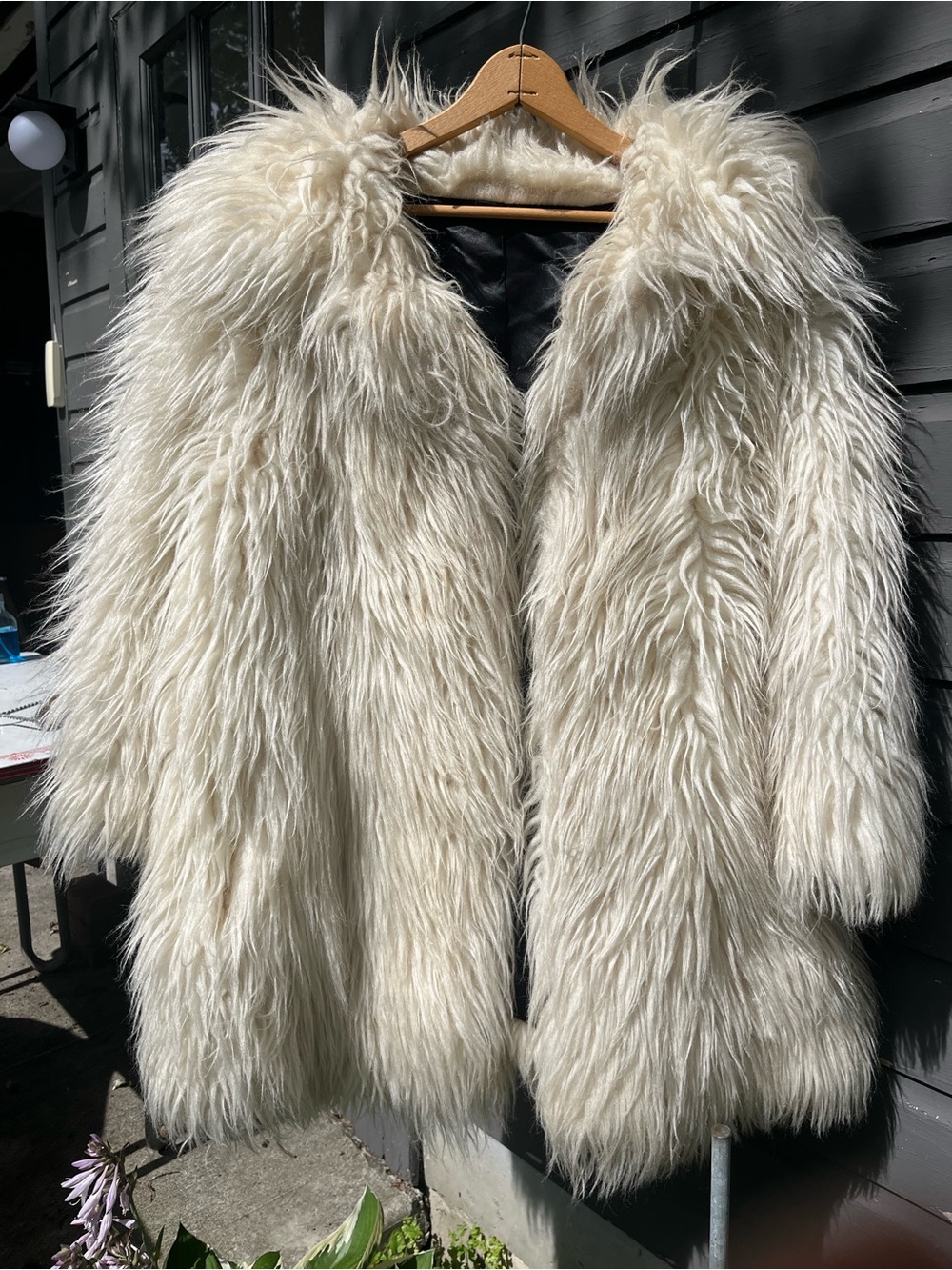 VINTAGE Women's Cream Faux Fur Jacket